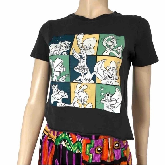 Warner Bros. Tops - LOONEY TUNES and all related characters and elements & WBE(20s) T-shirt crop top